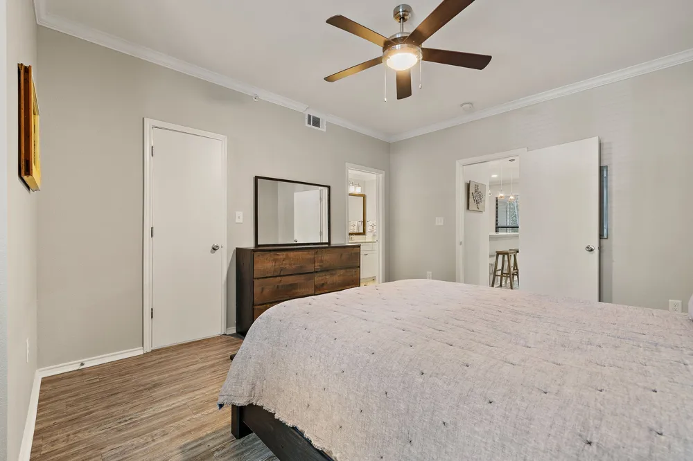 3839 Dry Creek Drive #106 Austin, TX 78731
