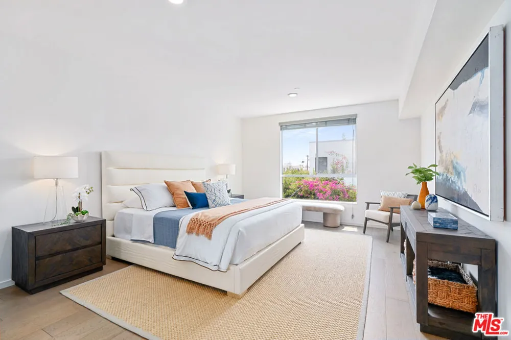 11764 Idaho Avenue #301 Los Angeles, CA 90025