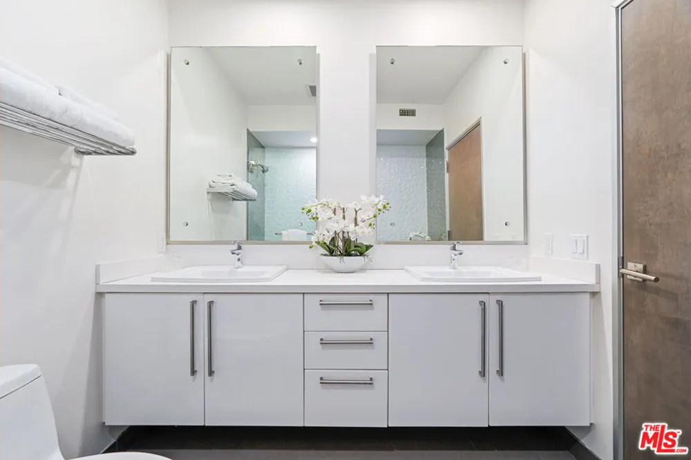 11764 Idaho Avenue #301 Los Angeles, CA 90025