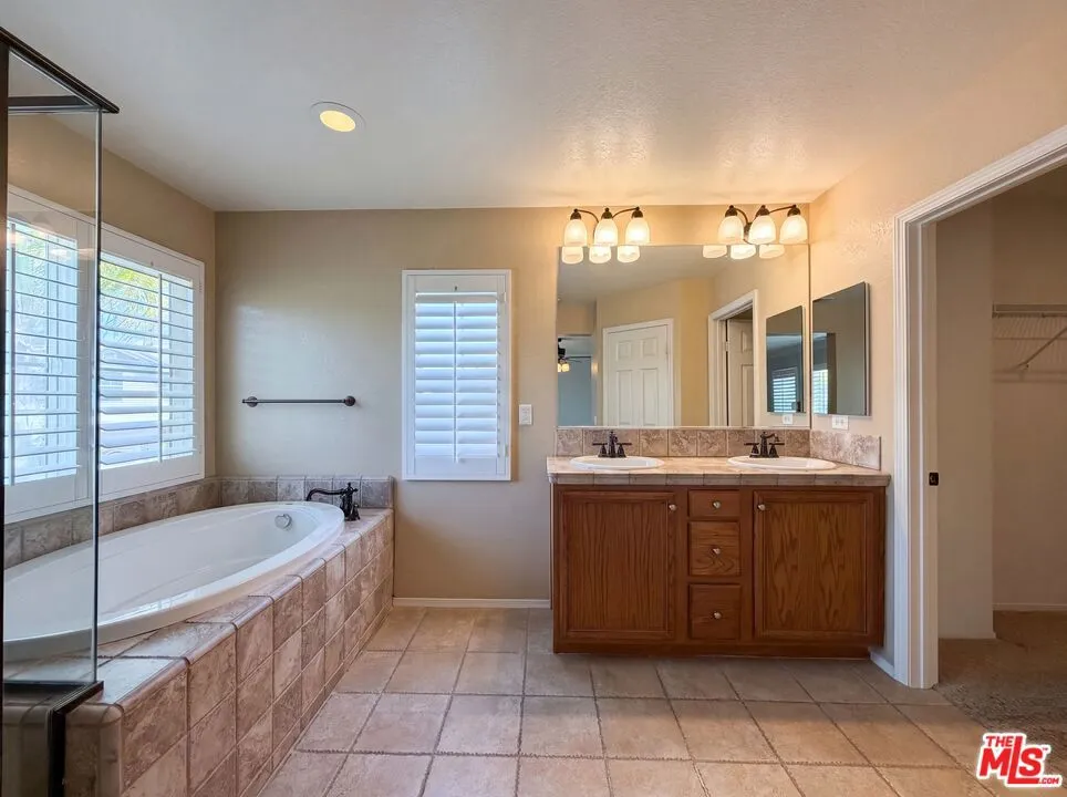 29202 Cowboy Court Valencia, CA 91354