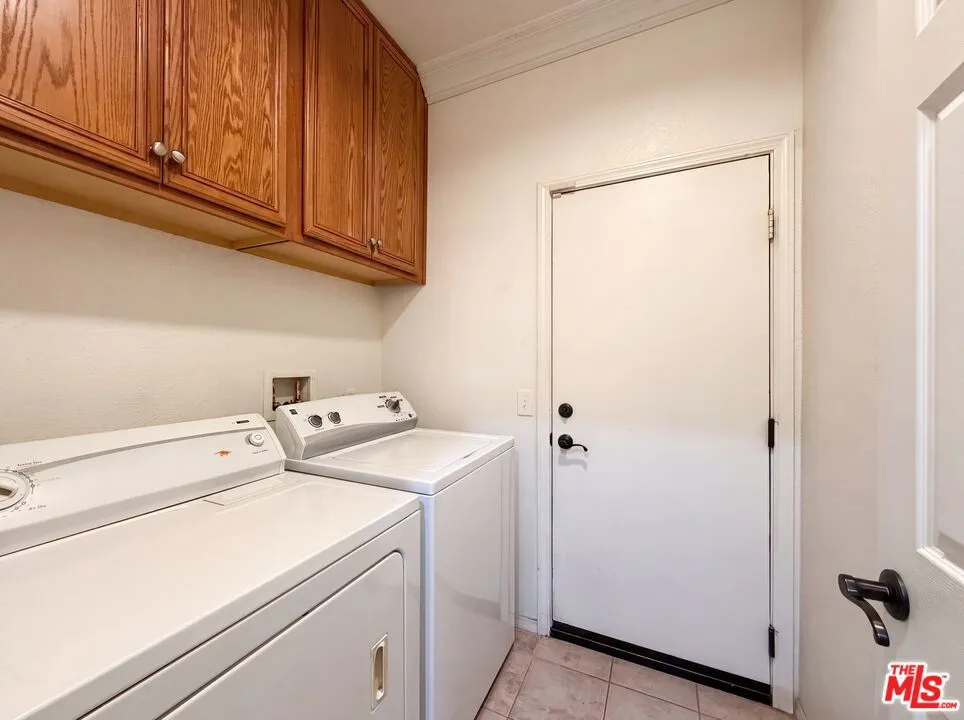 29202 Cowboy Court Valencia, CA 91354