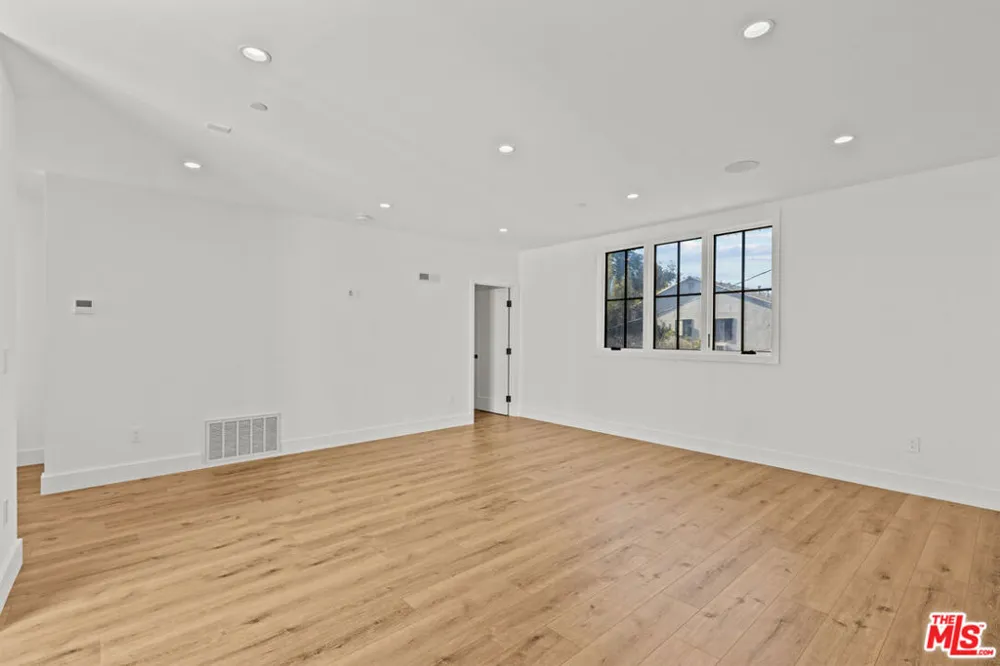 5540 Tova Road Sherman Oaks, CA 91411