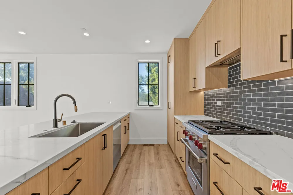 5540 Tova Road Sherman Oaks, CA 91411