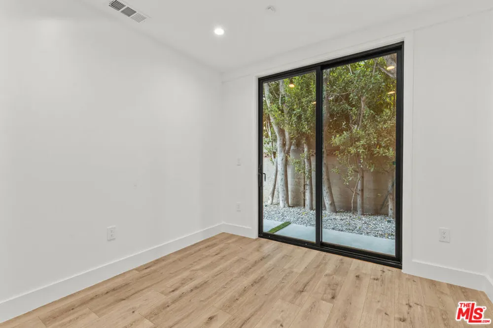 5540 Tova Road Sherman Oaks, CA 91411