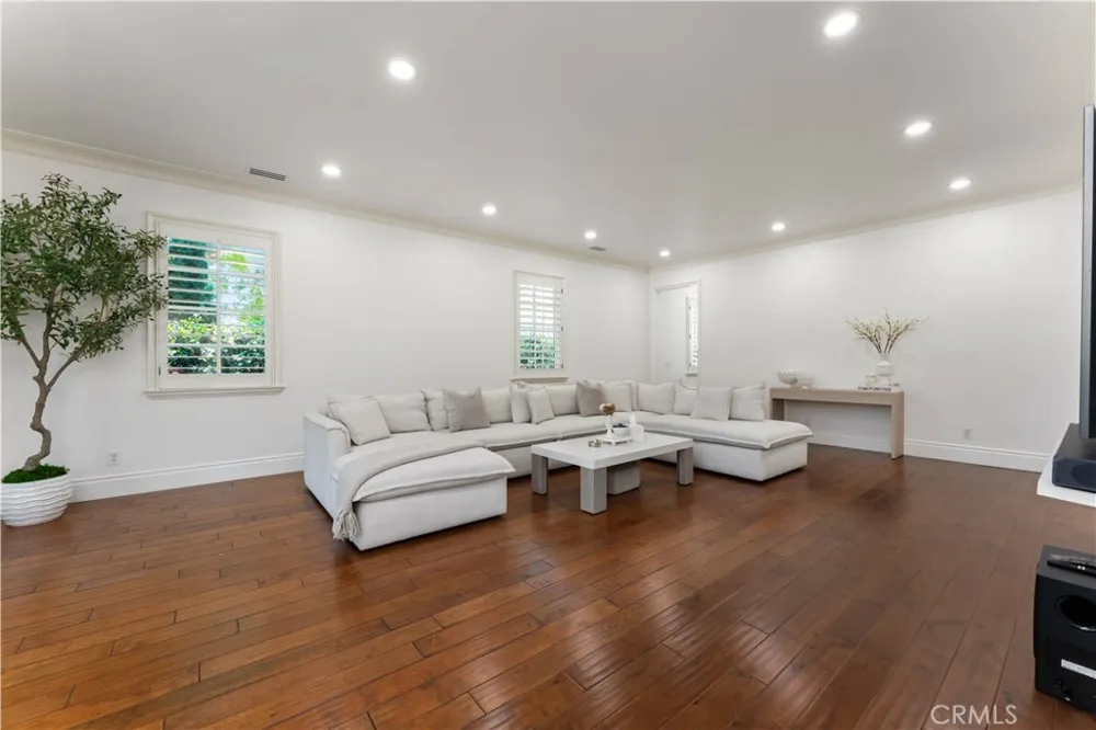 4358 Fairlawn Drive La Canada Flintridge, CA 91011