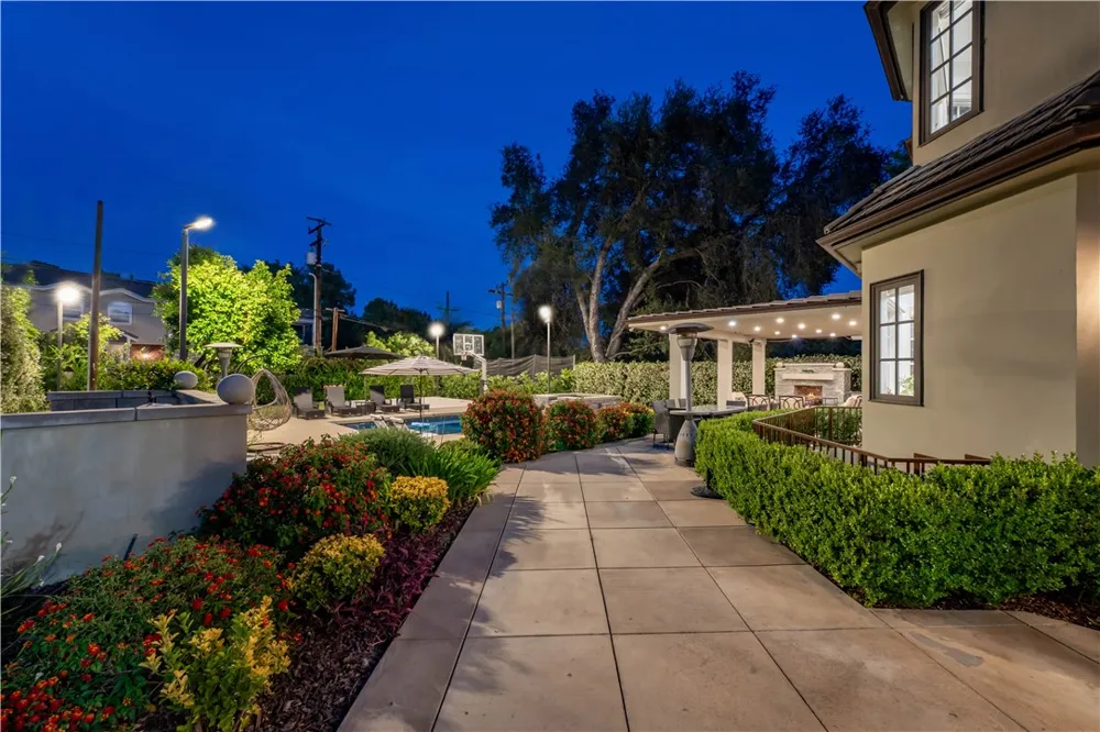4358 Fairlawn Drive La Canada Flintridge, CA 91011