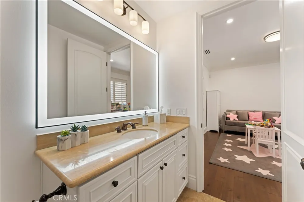 4358 Fairlawn Drive La Canada Flintridge, CA 91011