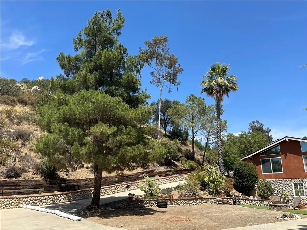 1026 Arnold Way Alpine, CA 91901