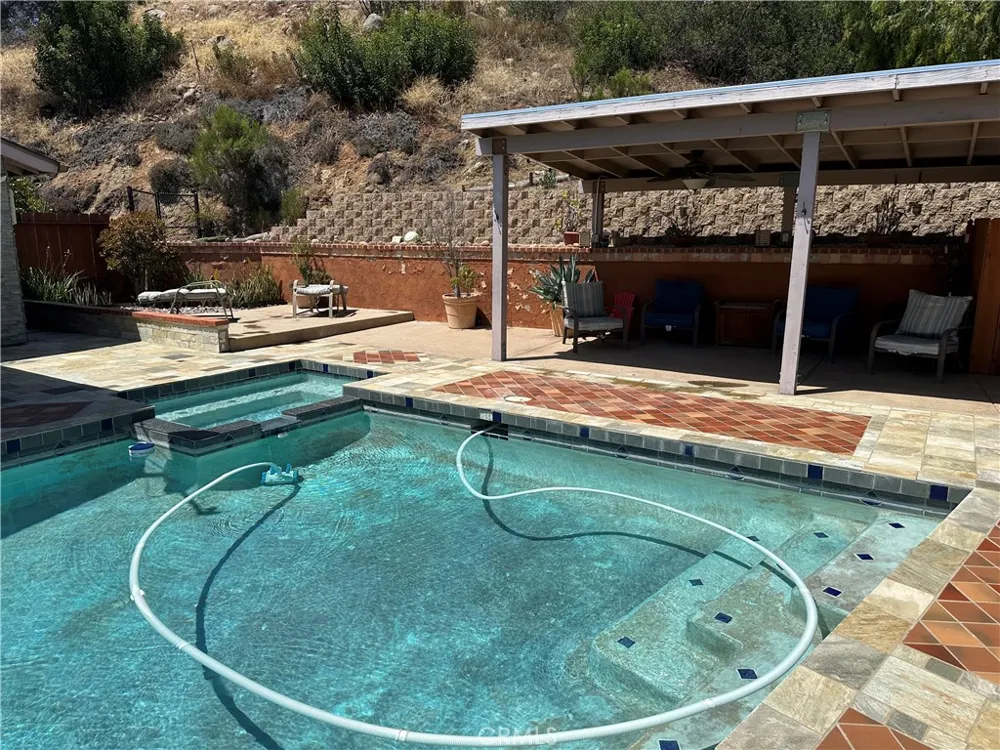 1026 Arnold Way Alpine, CA 91901