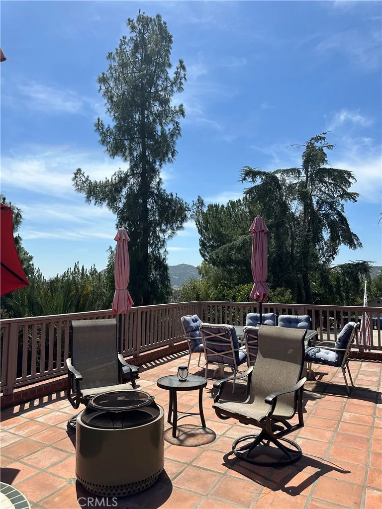 1026 Arnold Way Alpine, CA 91901