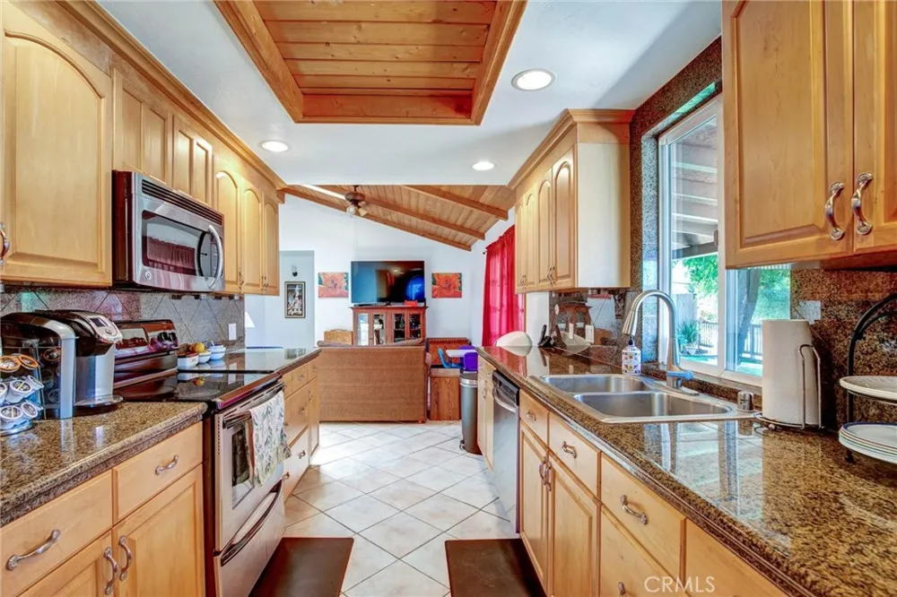 1026 Arnold Way Alpine, CA 91901