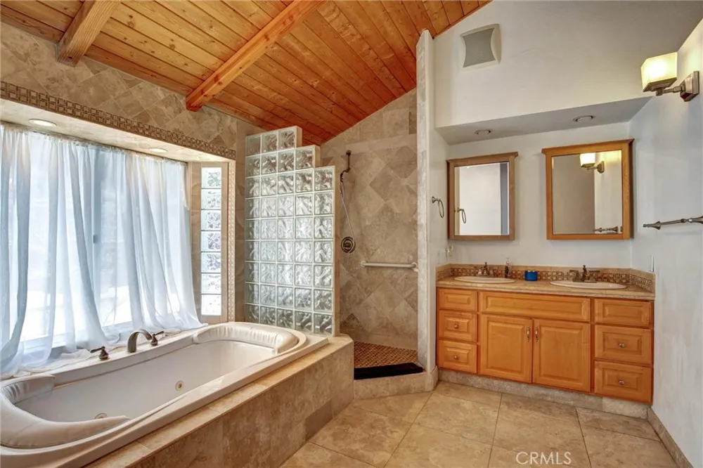 1026 Arnold Way Alpine, CA 91901
