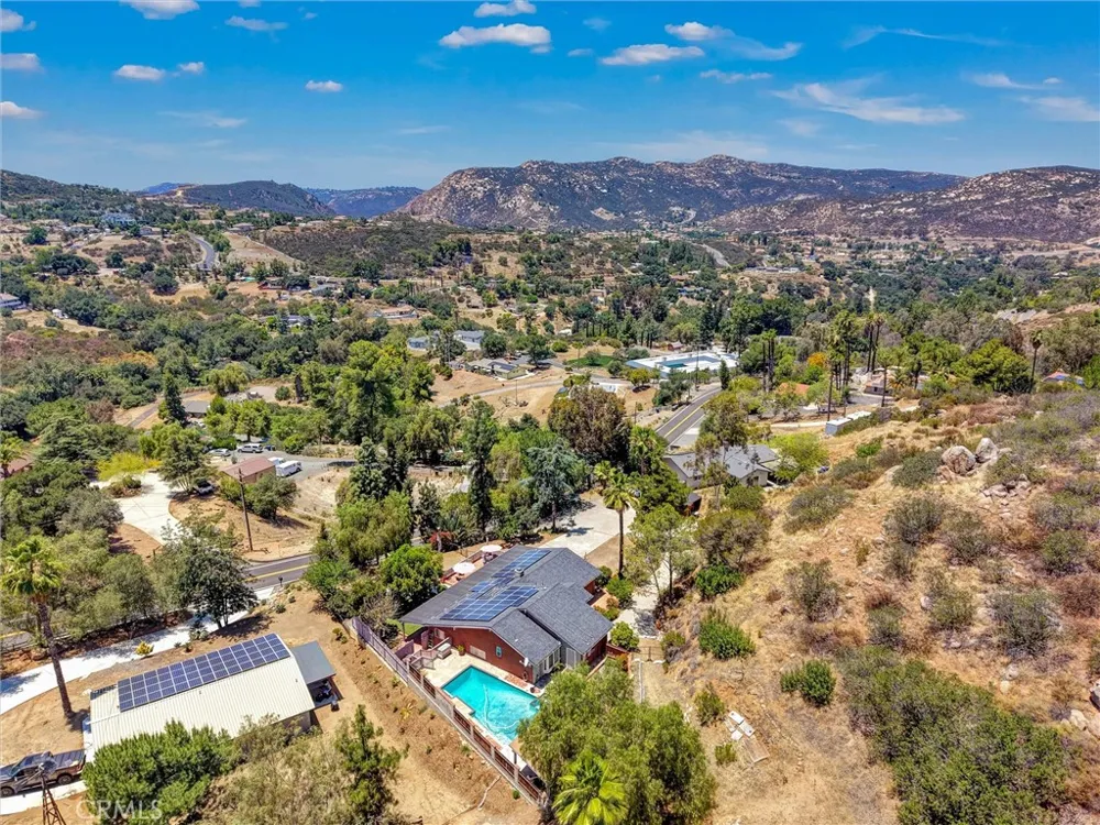 1026 Arnold Way Alpine, CA 91901