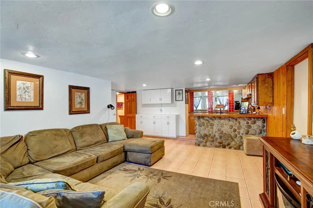 1026 Arnold Way Alpine, CA 91901