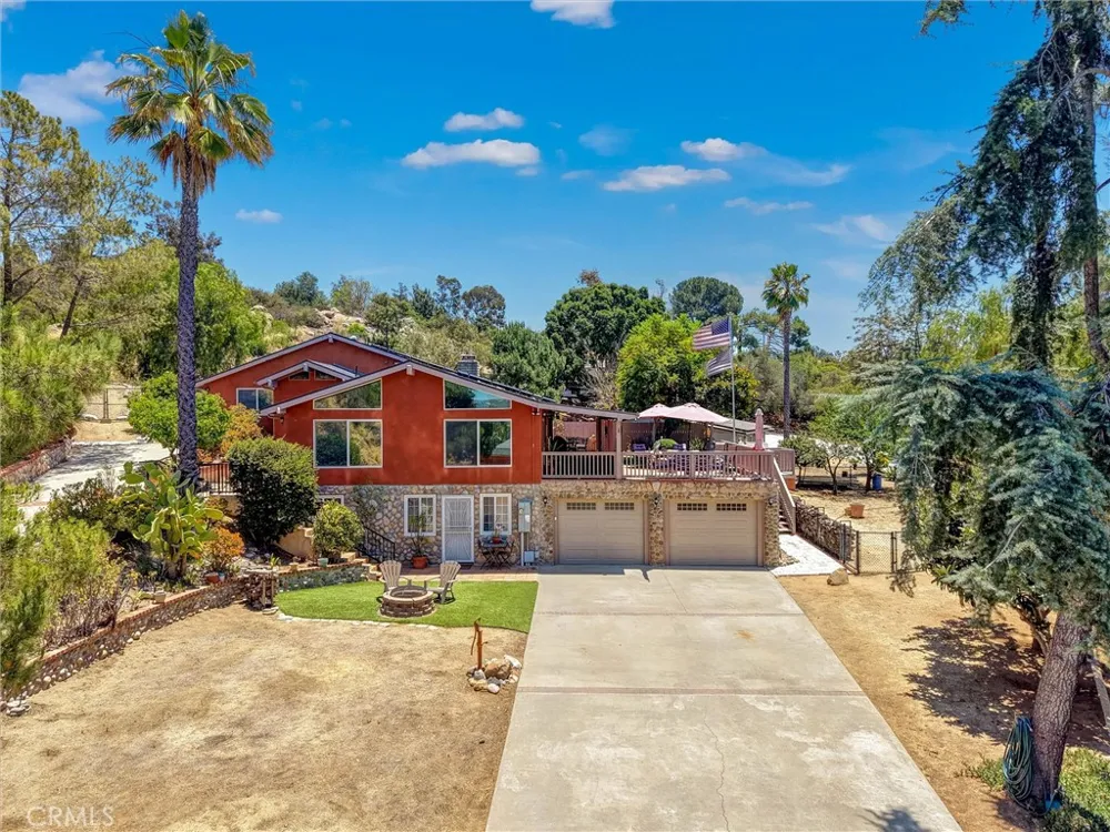 1026 Arnold Way Alpine, CA 91901