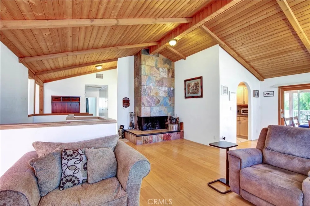 1026 Arnold Way Alpine, CA 91901