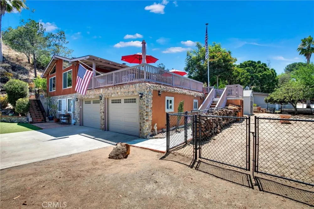 1026 Arnold Way Alpine, CA 91901