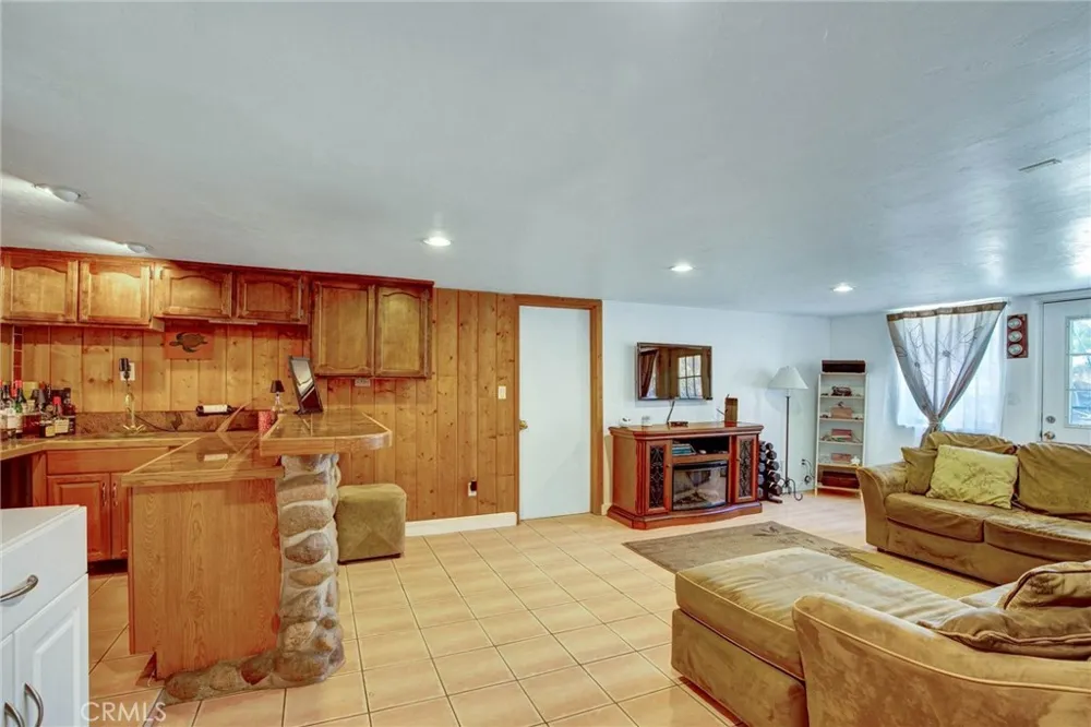 1026 Arnold Way Alpine, CA 91901