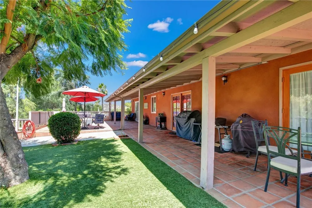 1026 Arnold Way Alpine, CA 91901