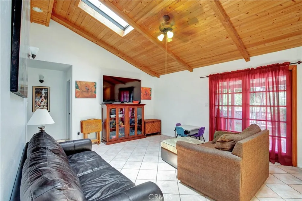 1026 Arnold Way Alpine, CA 91901