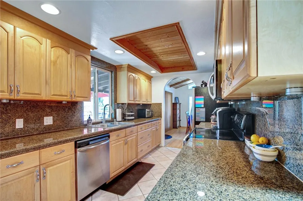 1026 Arnold Way Alpine, CA 91901