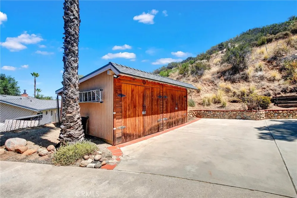 1026 Arnold Way Alpine, CA 91901