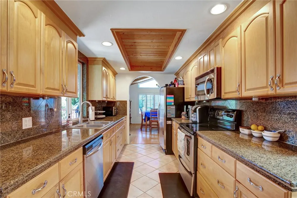 1026 Arnold Way Alpine, CA 91901