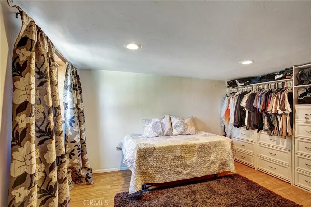 1026 Arnold Way Alpine, CA 91901