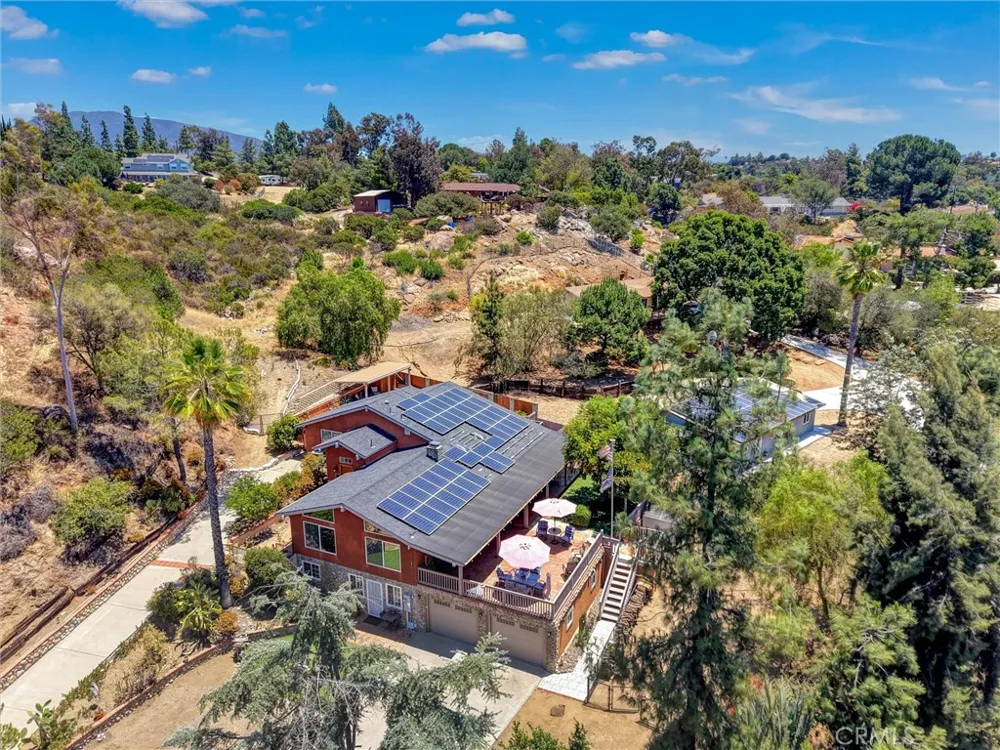 1026 Arnold Way Alpine, CA 91901