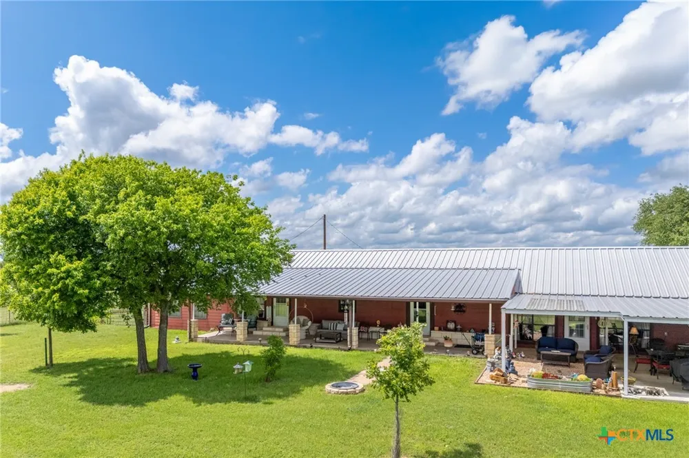 1360 W US Hwy 84 Mullin, TX 76864