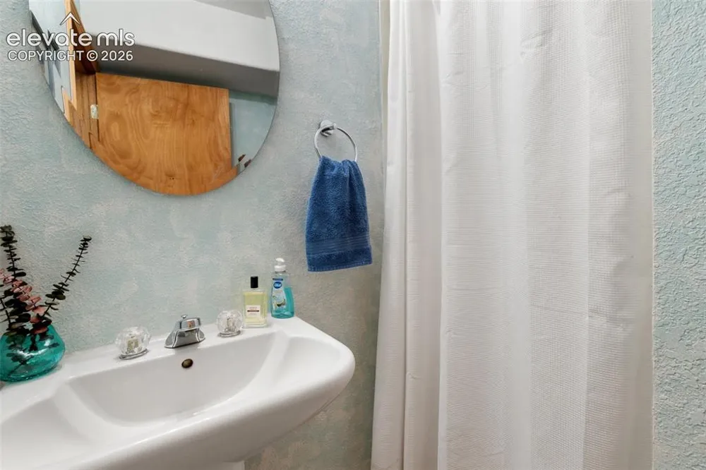 996 Spring Valley Drive Divide, CO 80814