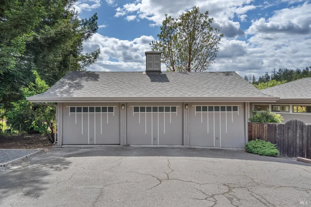 7361 Hidden Lake Road Forestville, CA 95436