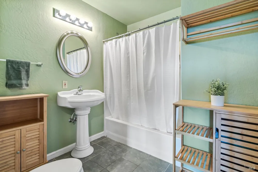 7361 Hidden Lake Road Forestville, CA 95436