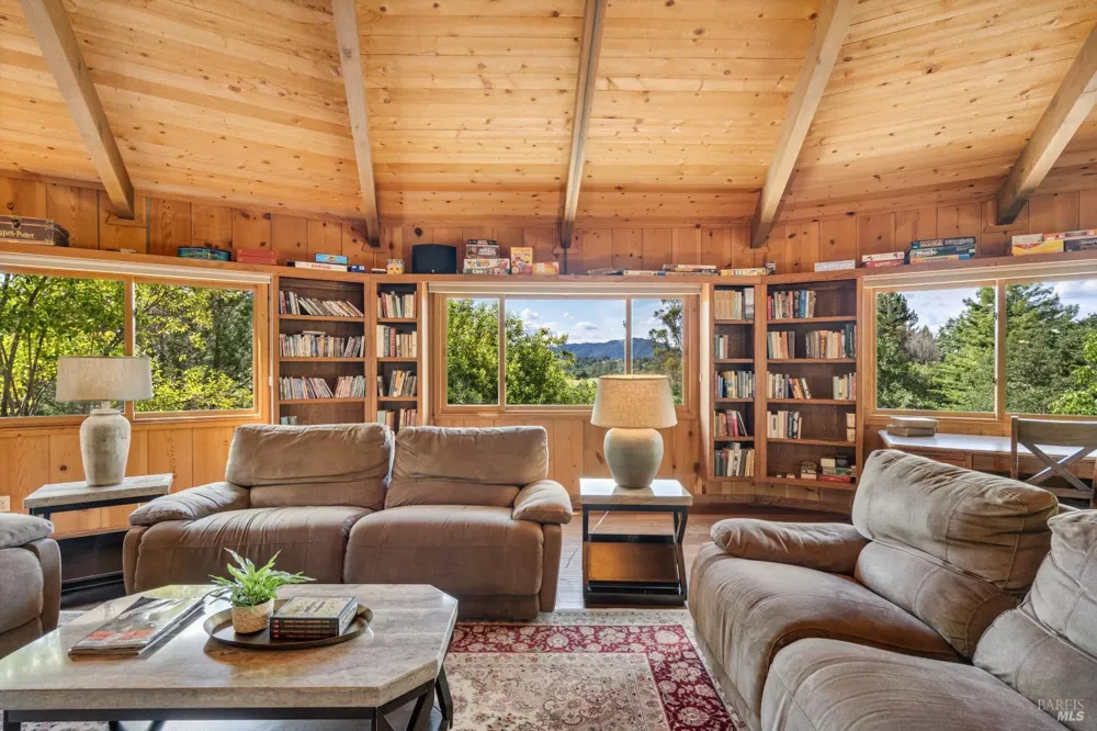 7361 Hidden Lake Road Forestville, CA 95436