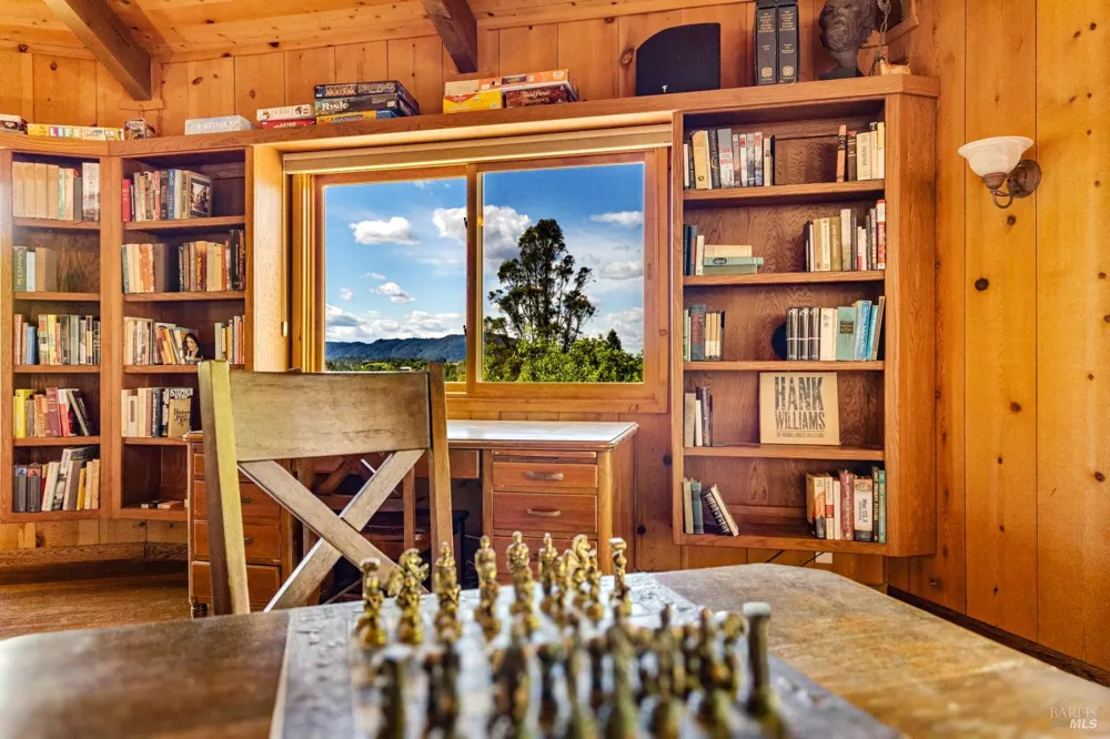 7361 Hidden Lake Road Forestville, CA 95436