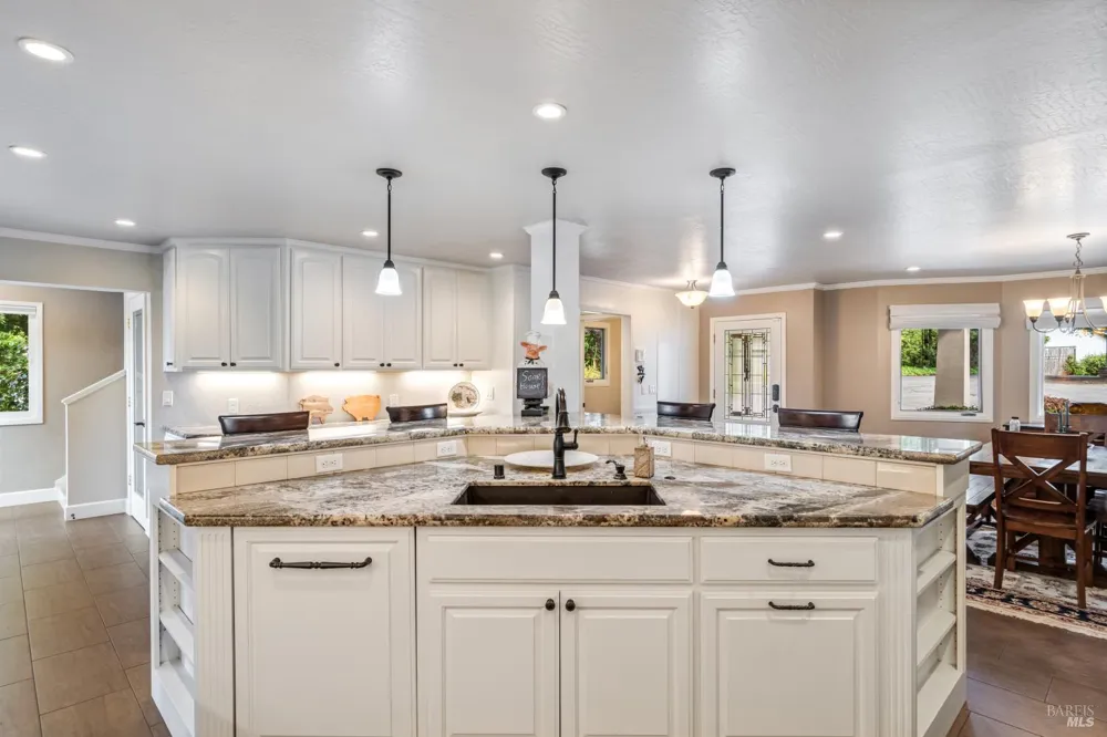 7361 Hidden Lake Road Forestville, CA 95436