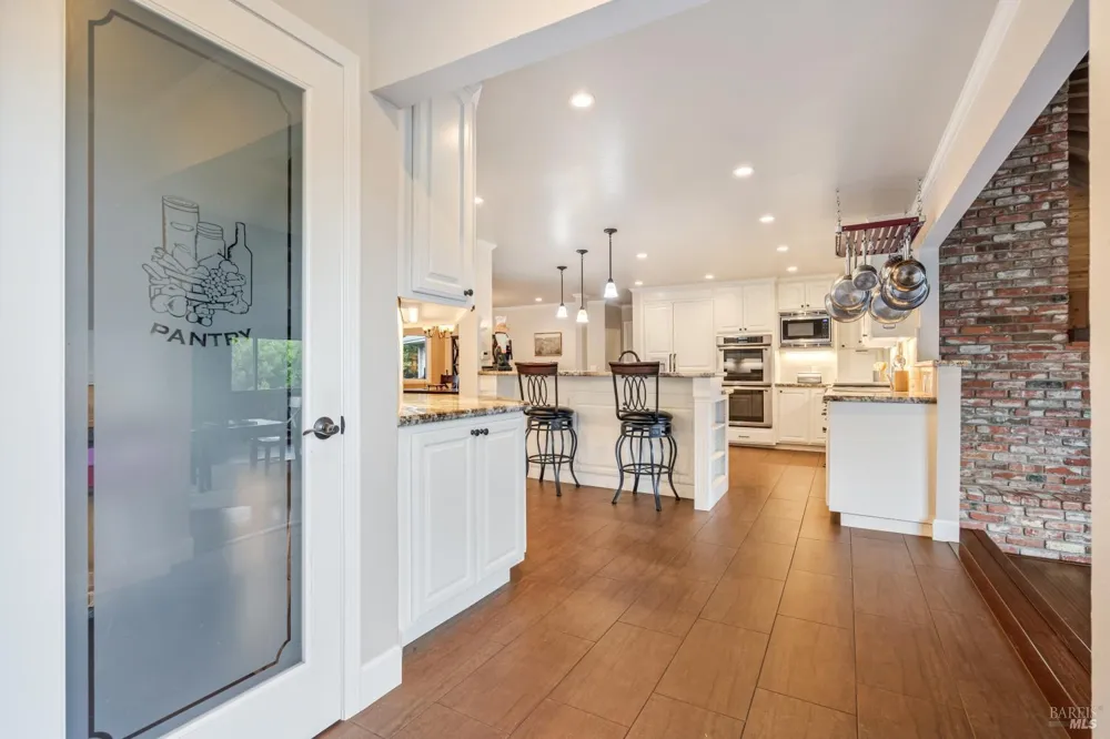 7361 Hidden Lake Road Forestville, CA 95436