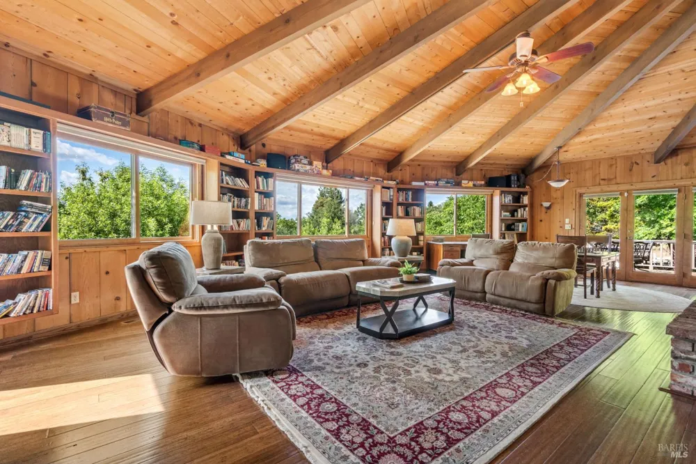 7361 Hidden Lake Road Forestville, CA 95436