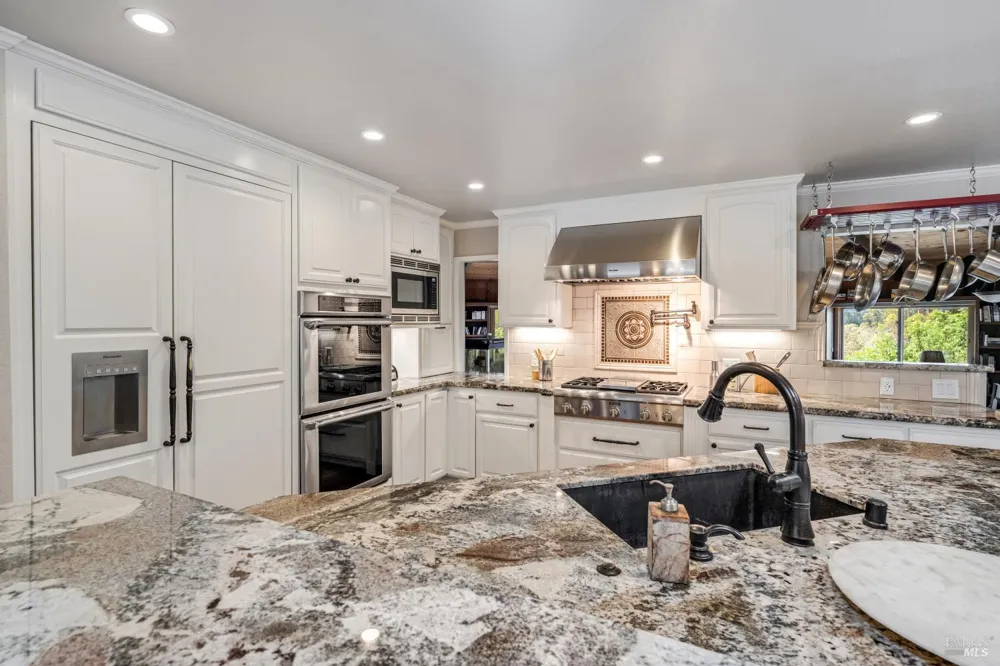 7361 Hidden Lake Road Forestville, CA 95436