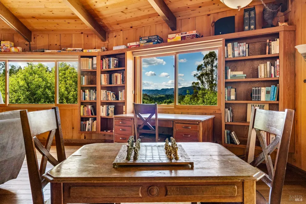 7361 Hidden Lake Road Forestville, CA 95436