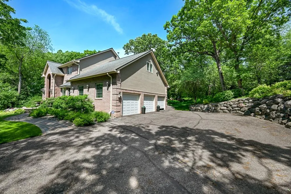 12728 Sable Drive Burnsville, MN 55337