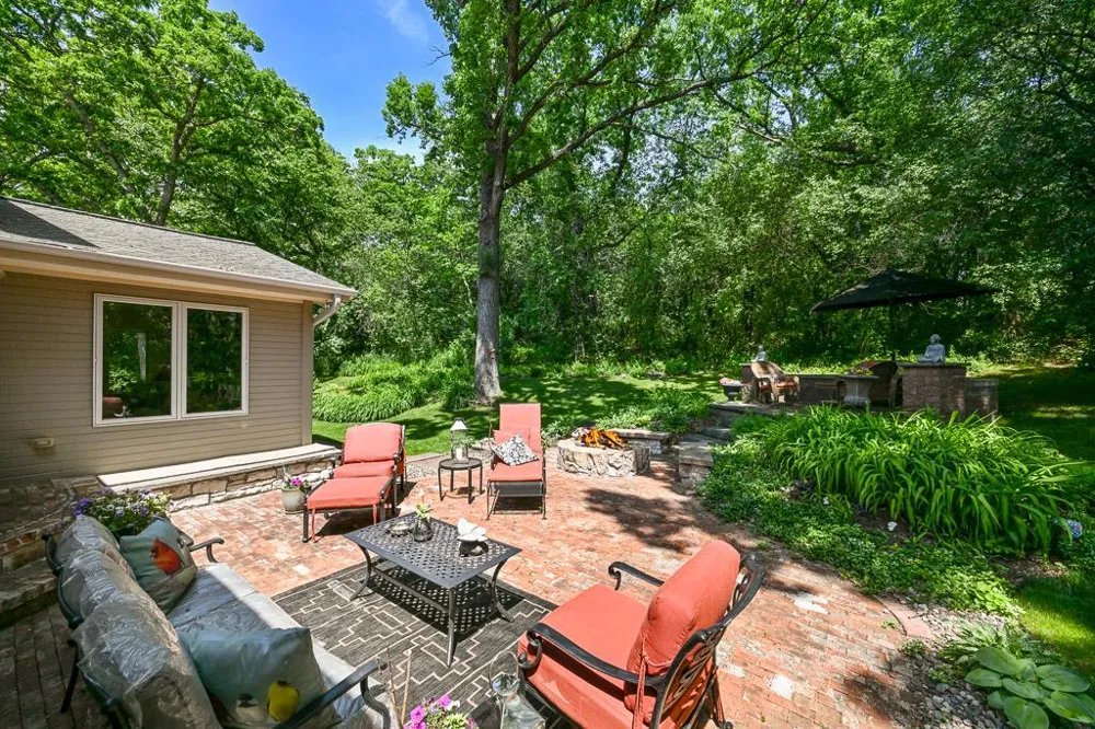 12728 Sable Drive Burnsville, MN 55337