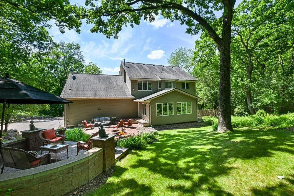12728 Sable Drive Burnsville, MN 55337