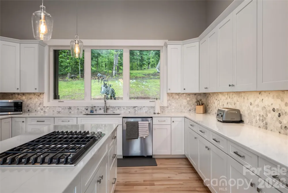 128 Saddle Ridge Drive Alexander, NC 28701