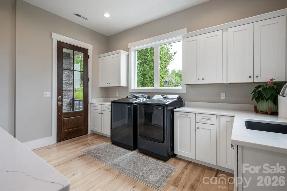 128 Saddle Ridge Drive Alexander, NC 28701