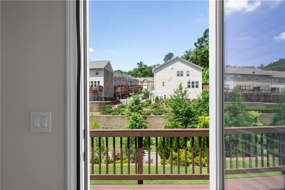 2042 Violet Lane Brookhaven, GA 30319