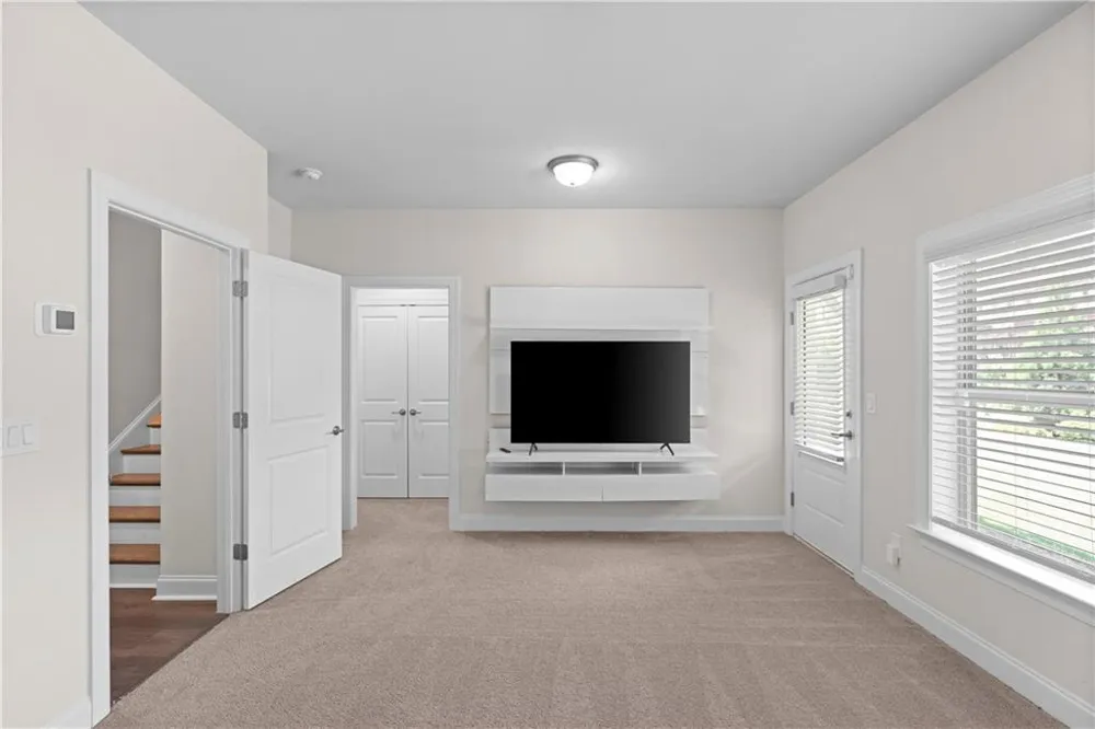 2042 Violet Lane Brookhaven, GA 30319