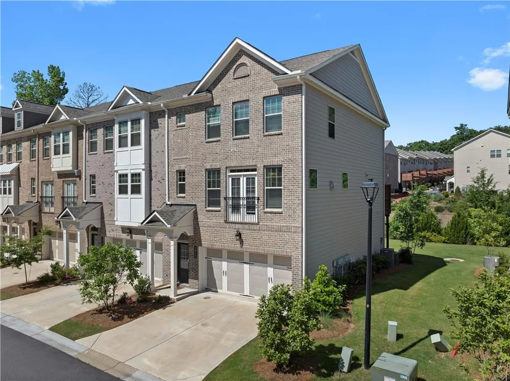 2042 Violet Lane Brookhaven, GA 30319