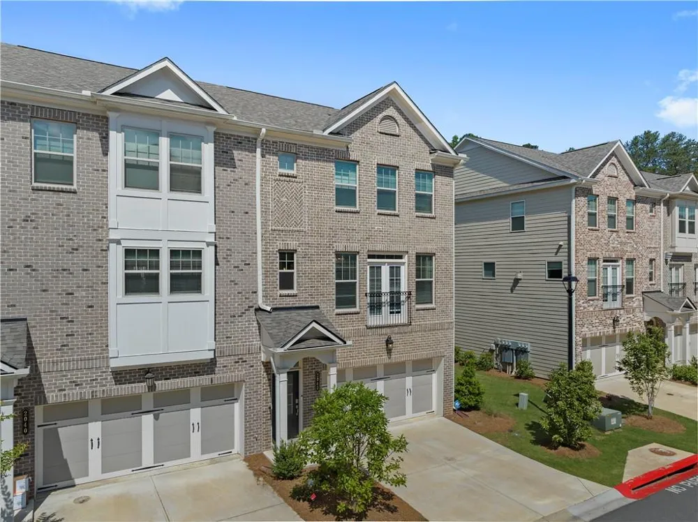 2042 Violet Lane Brookhaven, GA 30319