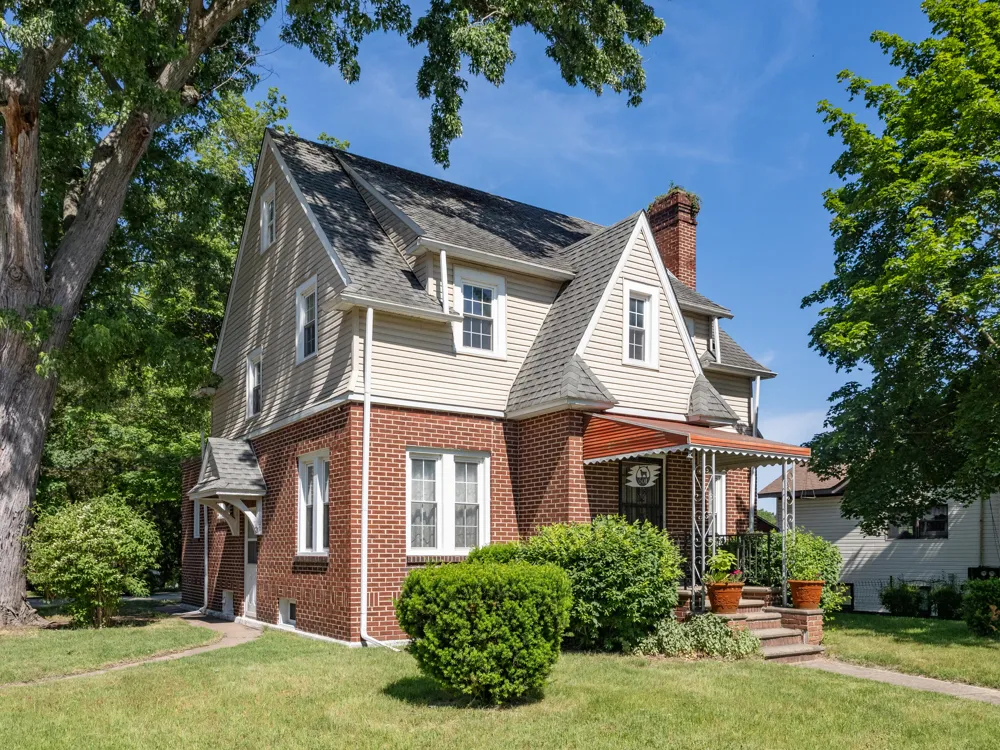 601 Kalamazoo Street Paw Paw, MI 49079